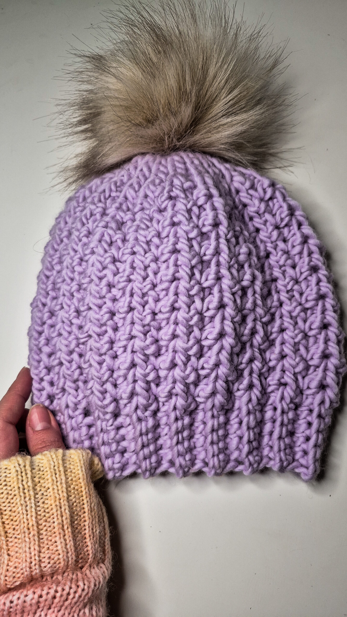 Bilet na warsztat WoolFashion - Twoja pierwsza czapka z merino na szydełku - obrazek 2